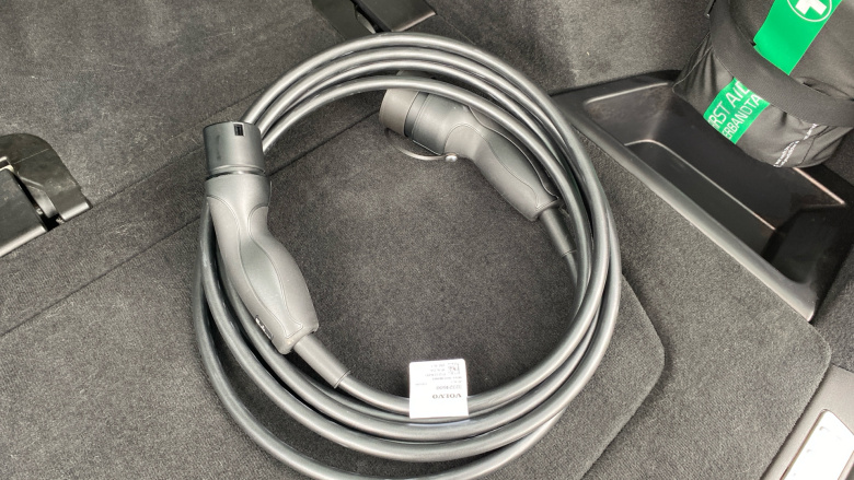 Volvo XC90 2.0 T8 PHEV Ultra Dark 5dr AWD Geartronic Estate